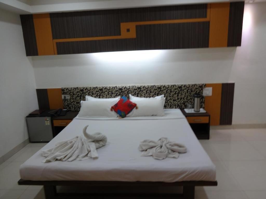 Hotel Grand Suites Индаур Экстерьер фото