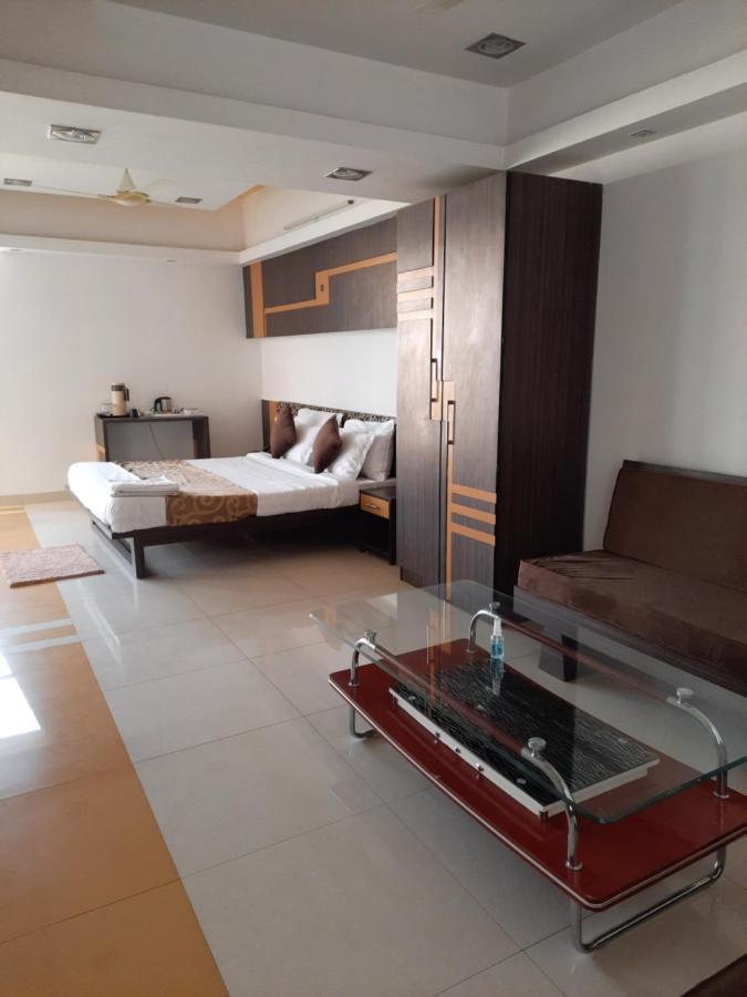 Hotel Grand Suites Индаур Экстерьер фото